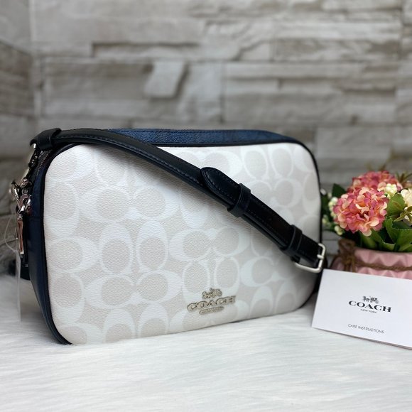 Coach Handbags - 👜COACH🌺JES CROSSBODY 9 3/4"